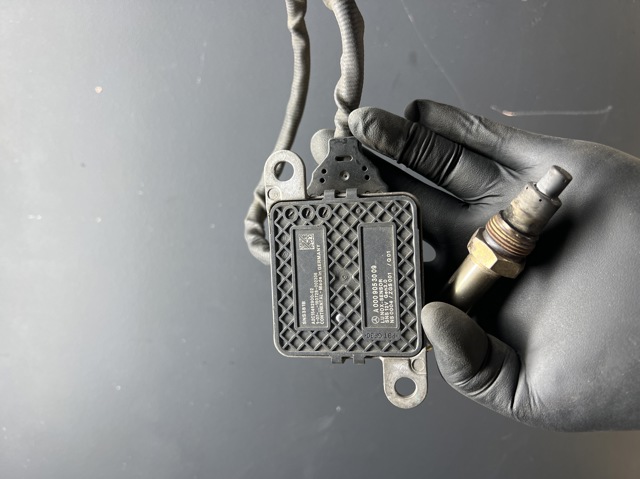 Датчик оксидів азоту NOX, передній A0009053009 MERCEDES