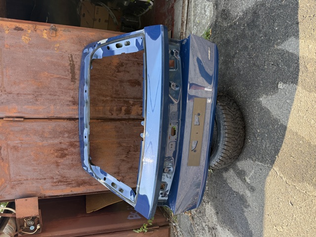 Кришка багажника кузова 4M8827025D VAG