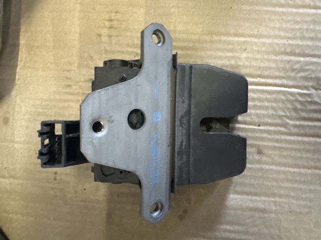 Замок кришки багажника BM5Z5843150B FORD
