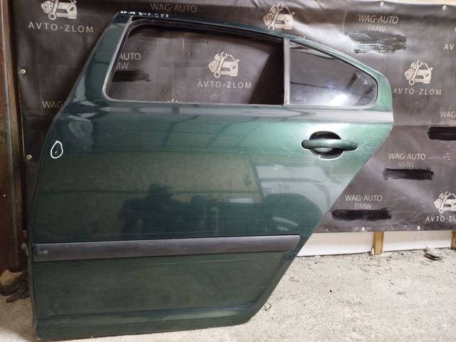 Двері задні 1Z5833051 VAG