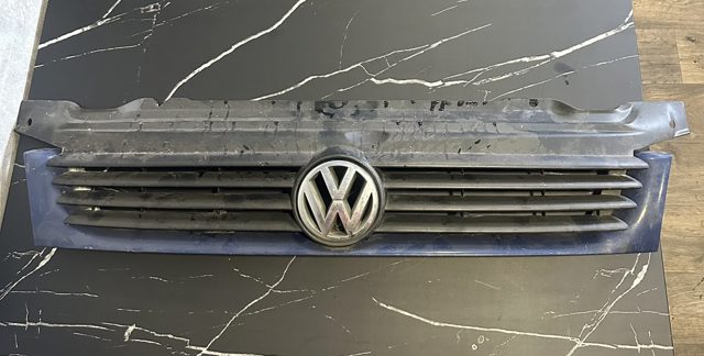 Захисна решітка радіатора 701853653D VAG