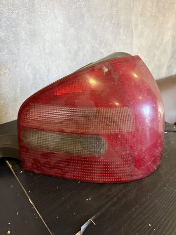 Задній правий стоп 8L0945096 VAG