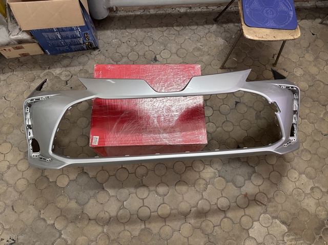 Бампер на авто 5211902Q10 TOYOTA