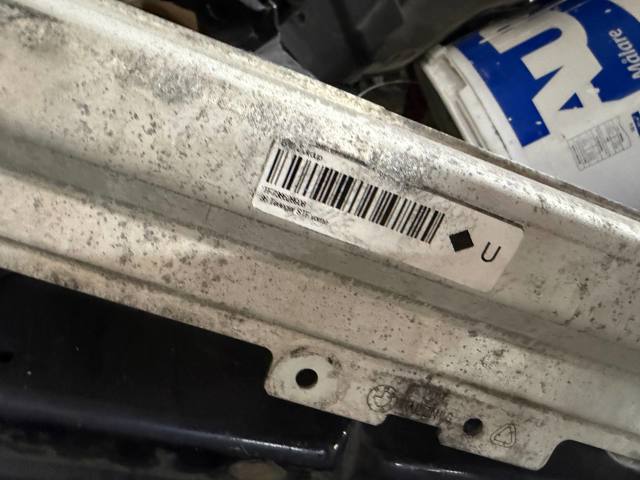 Буфер бампера переднього 51117385289 BMW