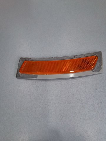Правий катафот заднього бампера 63147295542 BMW