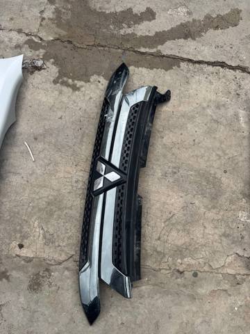 Решітка радіатора 7450B299 MITSUBISHI