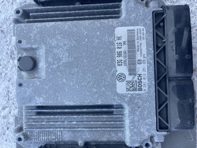 Модуль управління двигуном 03G906016HK VAG
