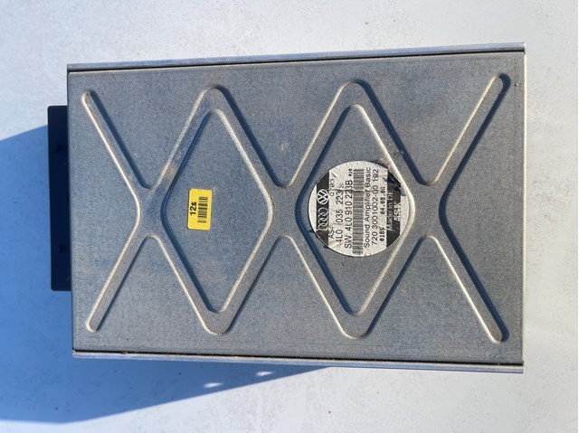 Підсилювач звуку аудіосистеми 4L0035223 VAG