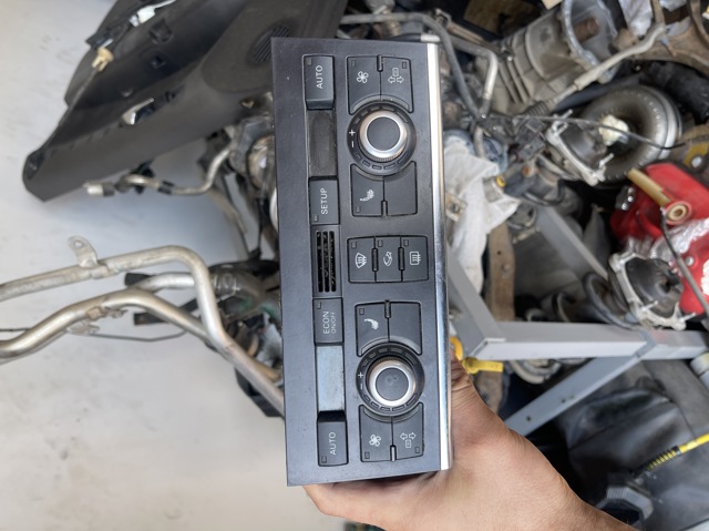 Блок управління кондиціонером 4L0820043F VAG
