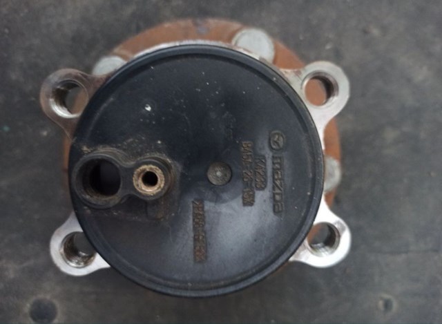 Маточина задня B45A2615X MAZDA
