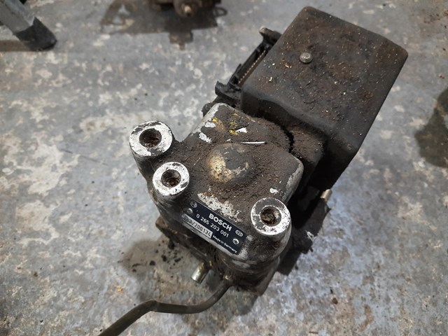 Блок керування АБС (ABS) 0265203001 BOSCH