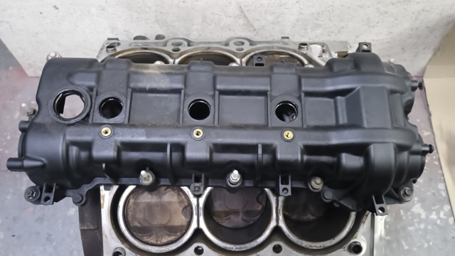 Кришка клапанна, права 05184068AK CHRYSLER