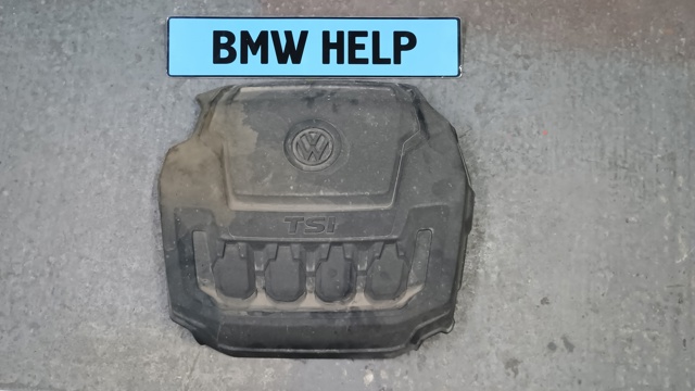 Кришка двигуна декоративна 06K103925CL VAG