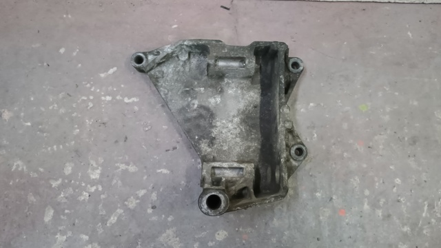 Кріплення генератора 070903143C VAG