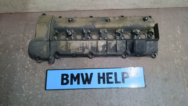 Кришка клапанів 11121738410 BMW