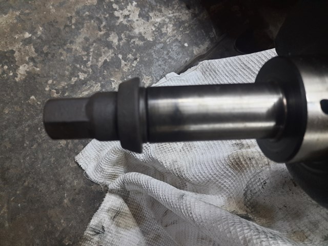Болт колінвалу 11211720633 BMW