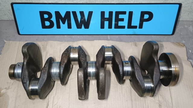 Колінвал двигуна 11217640165 BMW