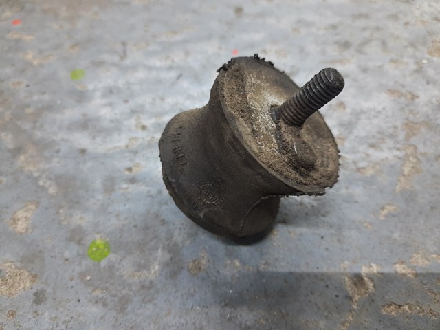 Подушка коробки передач 1137817 BMW
