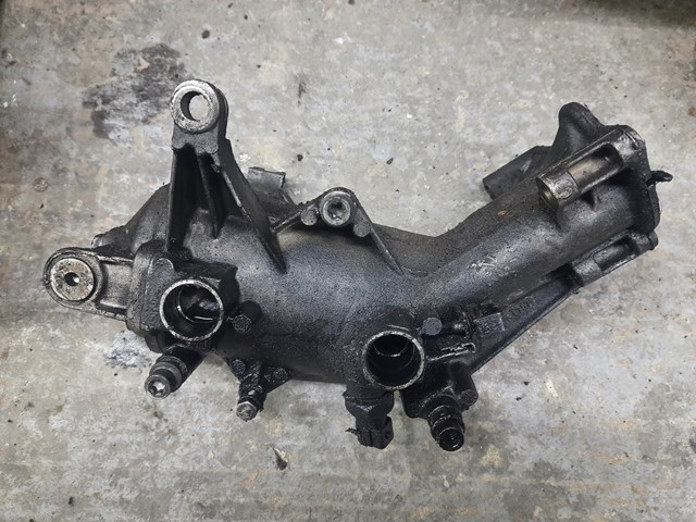 Корпус маслофільтра 11422246757 BMW