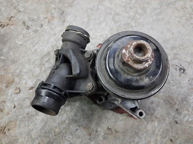 Помпа водяна, (насос) охолодження 11517790471 BMW