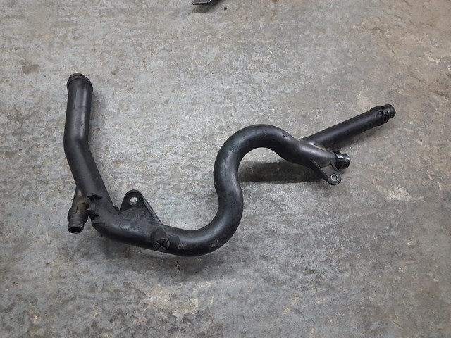 Шланг/патрубок водяного насосу, приймальний 11537806706 BMW