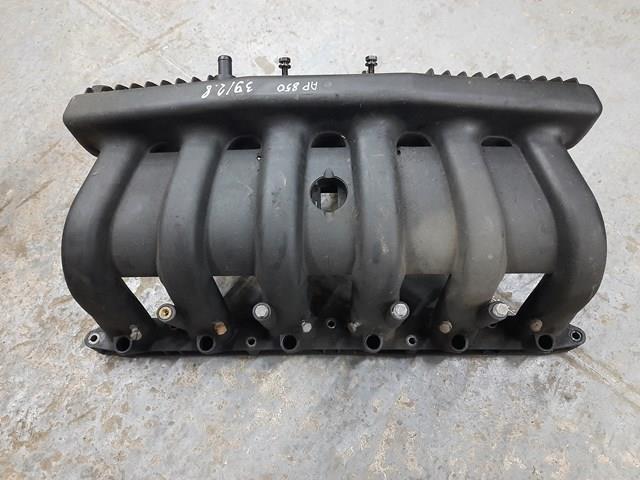 Колектор впускний 11611427618 BMW