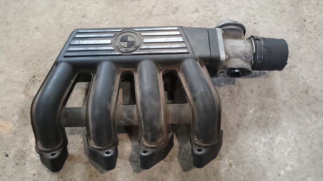 Колектор впускний 11612245437 BMW