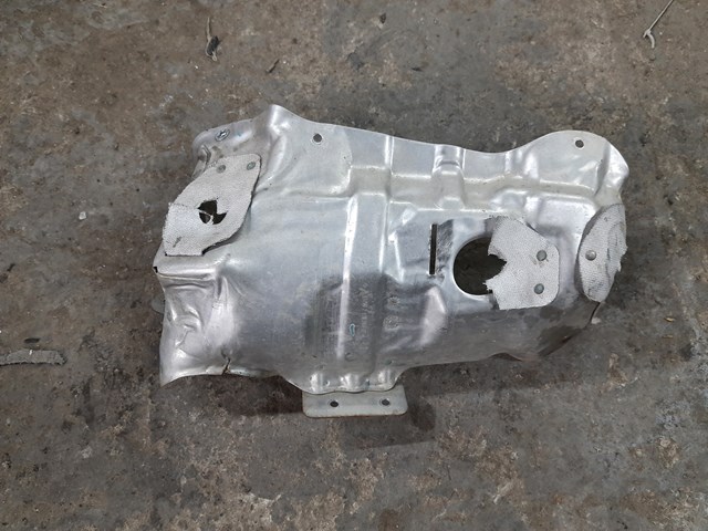 Кришка випускного колектора 11657618369 BMW