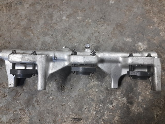 Паливна рампа 13537639975 BMW