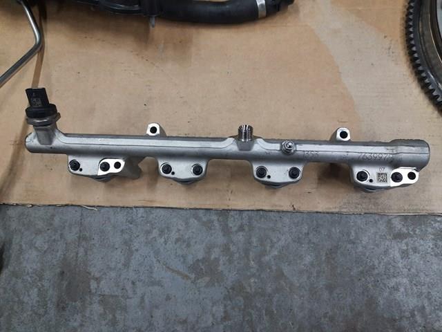 Розподільник палива 13537639979 BMW