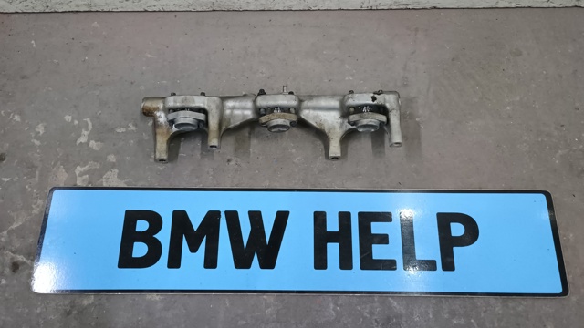 Рампа форсунок системи упорскування палива 13537643082 BMW