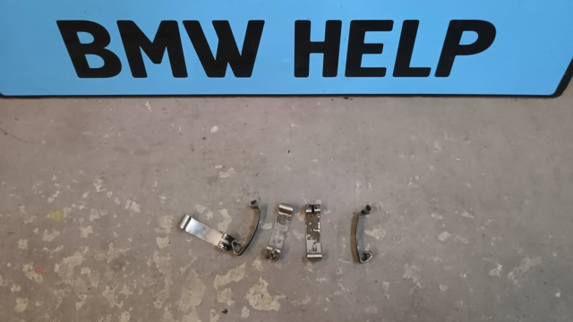 Клямка (скоба) корпусу повітряного фільтра 13711716113 BMW