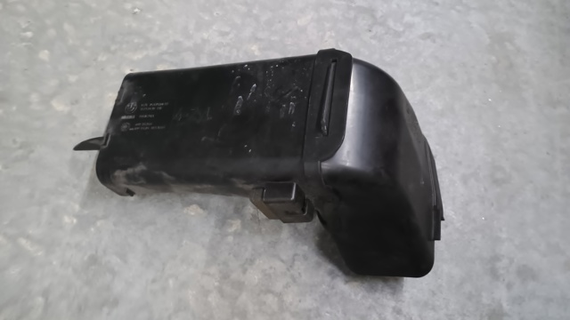 Патрубок повітряного фільтра 13717597584 BMW