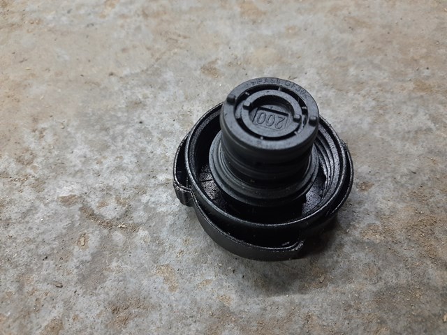 Кришка / пробка радіатора 17111742231 BMW