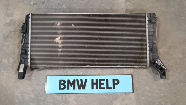 Радіатор двигуна 17117617635 BMW