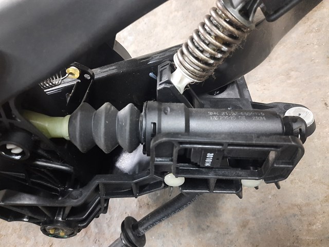 Циліндр зчеплення, головний 21526859178 BMW