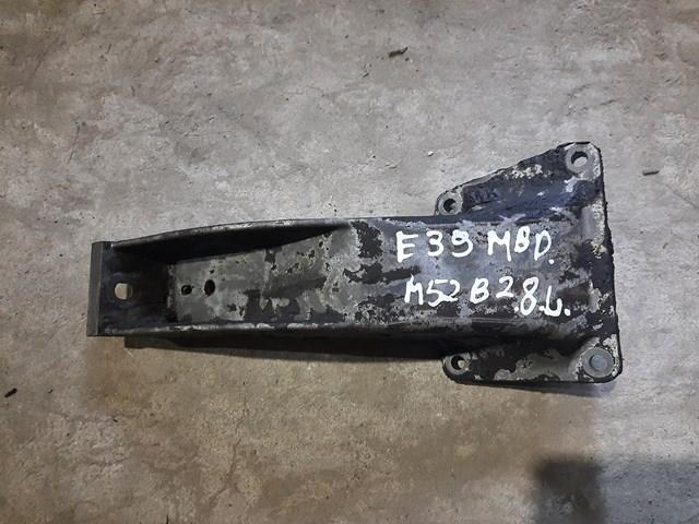 Кронштейн подушки (опори) двигуна, лівої 22111092973 BMW