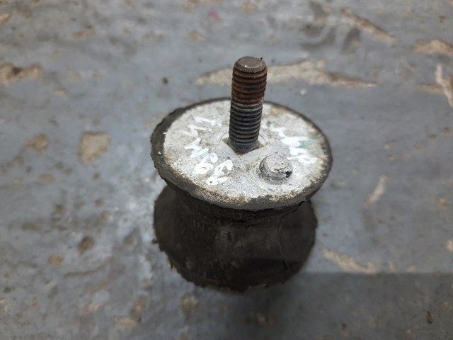 Подушка коробки передач 22316753316 BMW