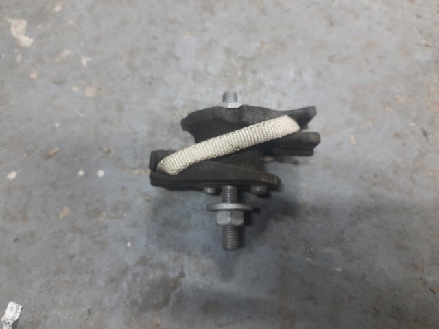 Опора кпп 22316796617 BMW