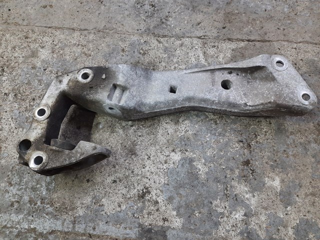 Кріплення коробки передач 22326777615 BMW