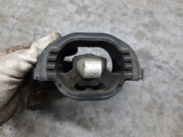 Подушка коробки передач 22326780269 BMW