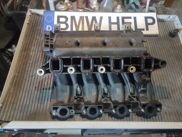 Колектор впускний 2246942 BMW
