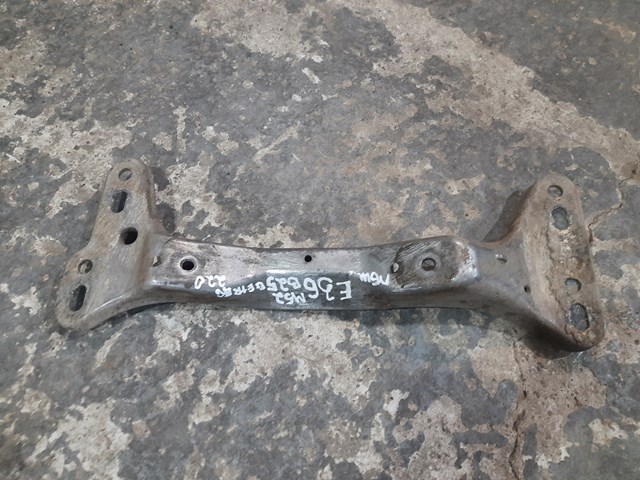 Кронштейн КПП 23701136498 BMW