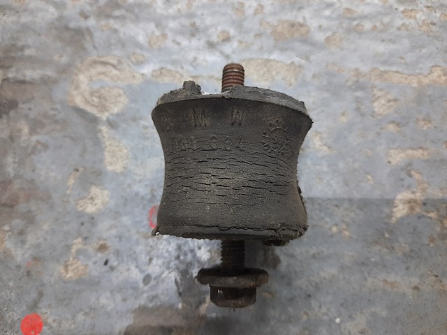Опора кпп 23711131664 BMW