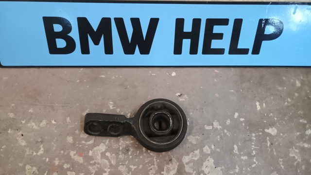 Кронштейн кріплення переднього важеля, задній 31121139790 BMW