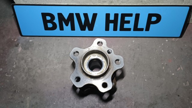 Підшипник в зборі з маточиною передній 31206890070 BMW