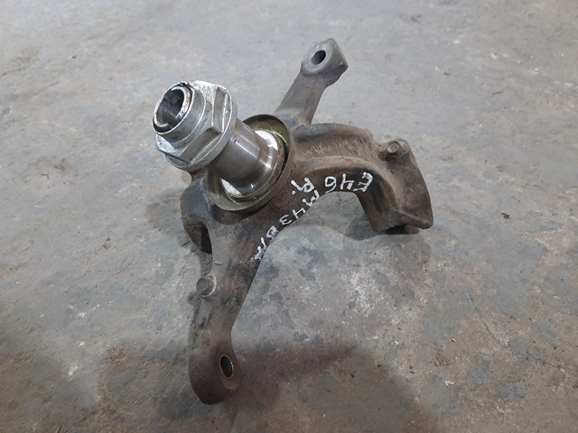 Цапфа передні праві 31211096430 BMW