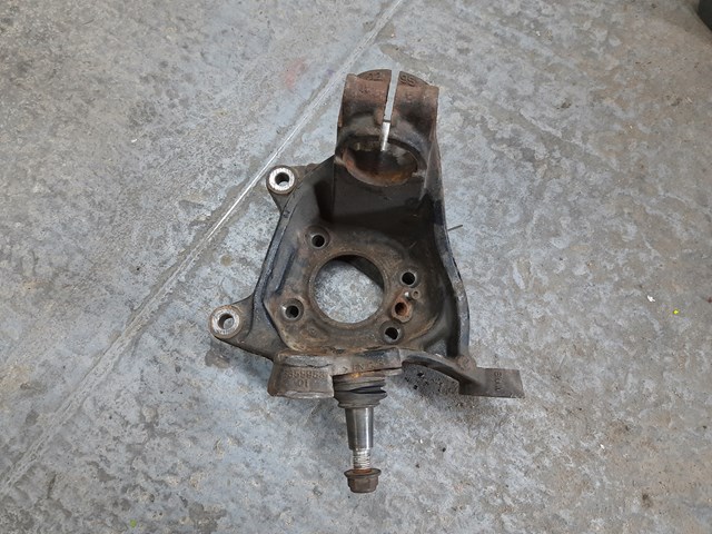 Цапфа поворотна ліва 31216855953 BMW