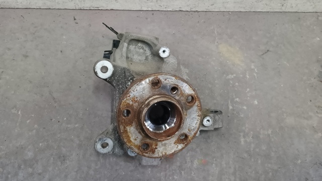 Цапфа передня ліва 31216876643 BMW