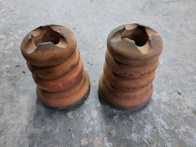 Відбійник амортизатора переднього 31336858239 BMW